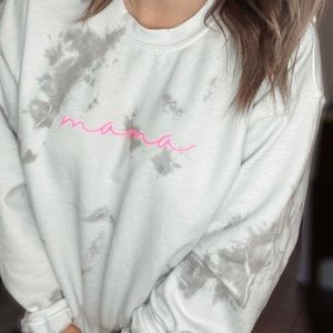 MAMA crewneck